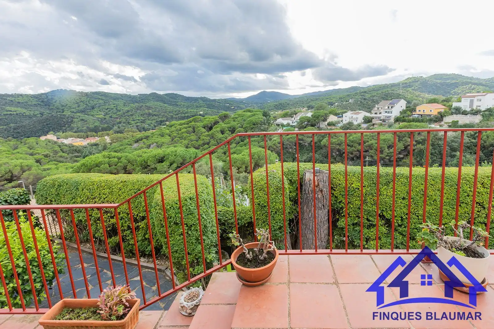 Terrassa de Casa o xalet en venda en Sant Iscle de Vallalta amb Calefacció, Jardí privat i Terrassa