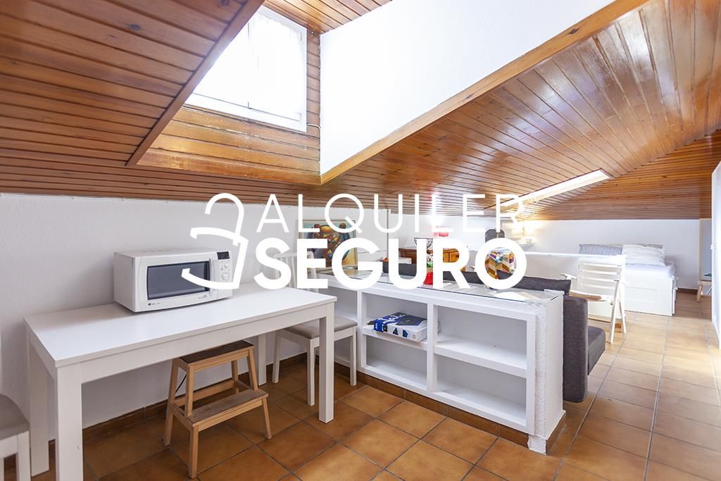 Dormitori de Estudi de lloguer en  Madrid Capital amb Aire condicionat, Calefacció i Moblat