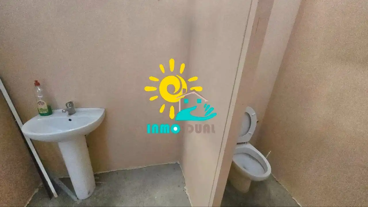 Baño de Nave industrial de alquiler en Badajoz