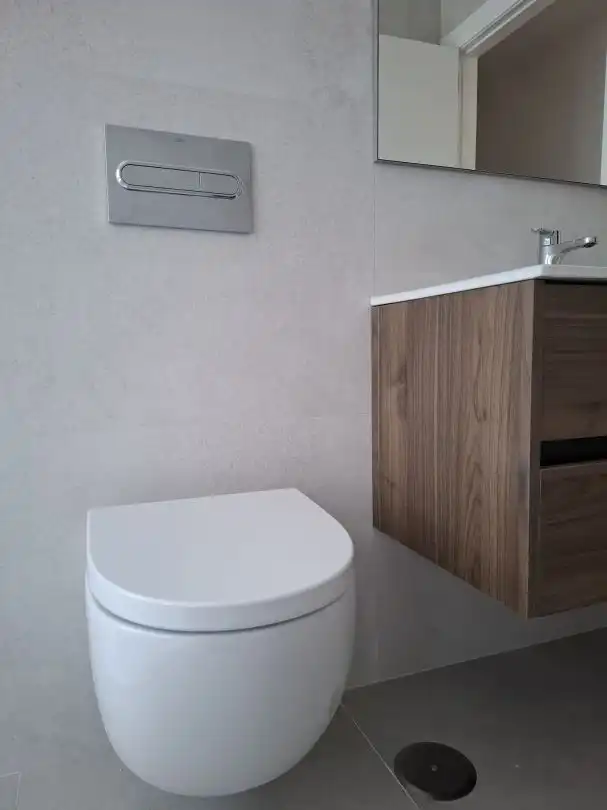 Bany de Pis en venda en Gijón  amb Calefacció