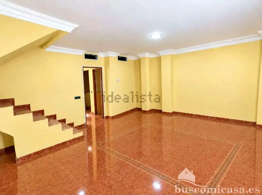 Casa amb balcó en venda a Avenida Doctor Juan Reyes, imagen 2