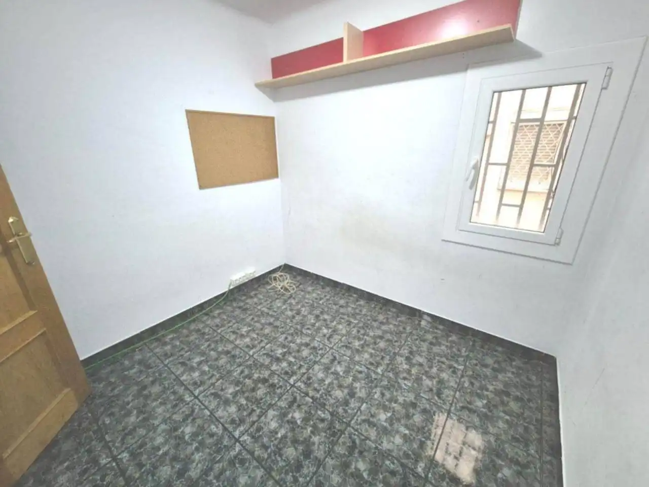 Flat for sale in Badalona  with Air Conditioner
