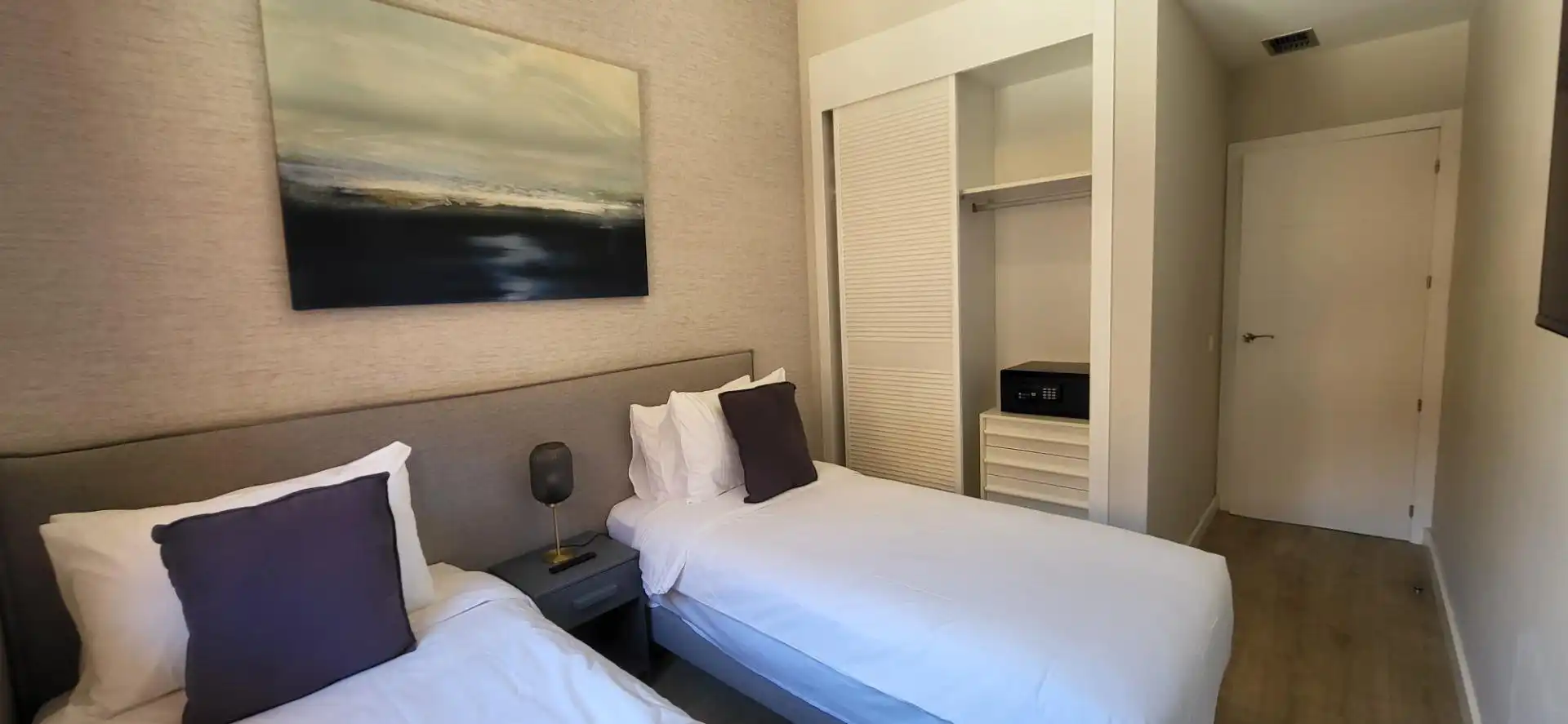 Dormitori de Apartament en venda en Benahavís amb Aire condicionat, Calefacció i Jardí privat