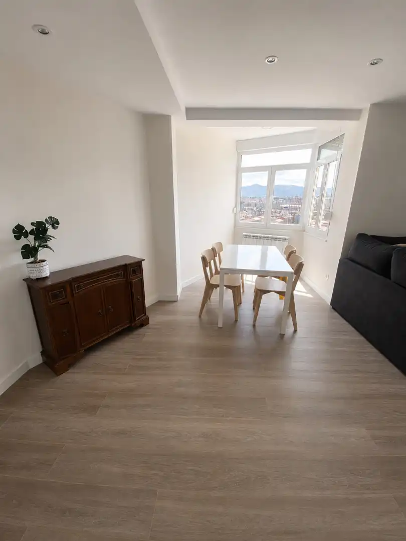 Esszimmer von Wohnung zur Miete in Gijón  mit Heizung, Parkett und Abstellraum