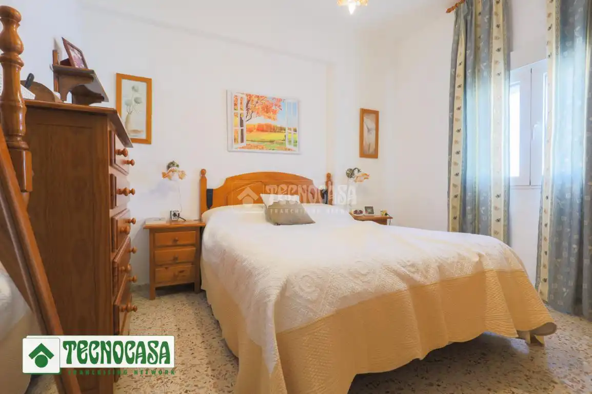 Schlafzimmer von Einfamilien-Reihenhaus zum Verkauf in Adra mit Terrasse, Möbliert und Alarm