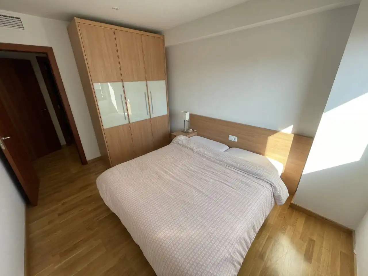 Flat for rent in Calle MIQUEL CASAS, Barri del Centre
