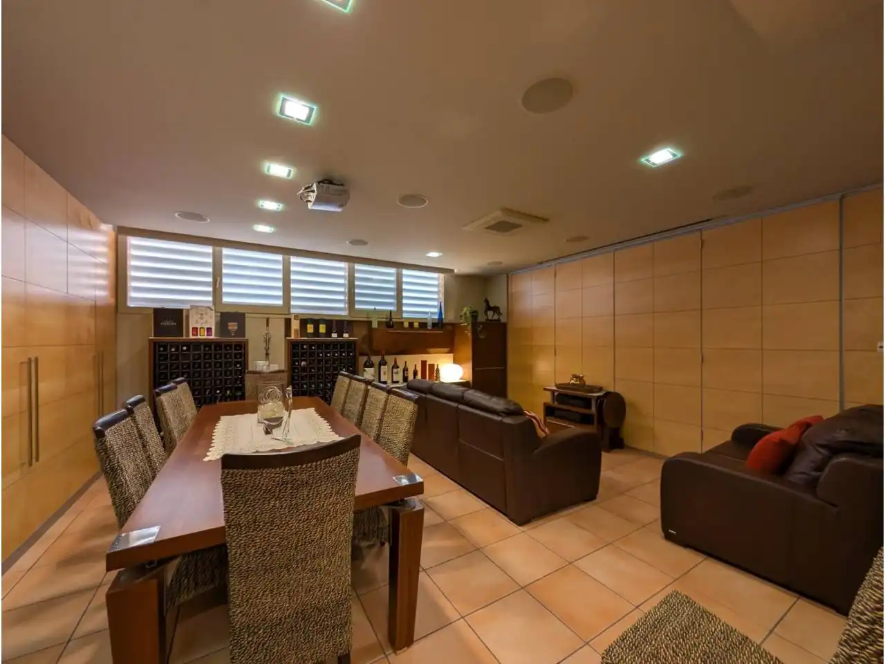 Houses for sale in Banyoles  with Air Conditioner, Heating and Private garden
