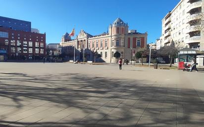 Vista exterior de Pis en venda en Ciudad Real Capital amb Calefacció i Terrassa