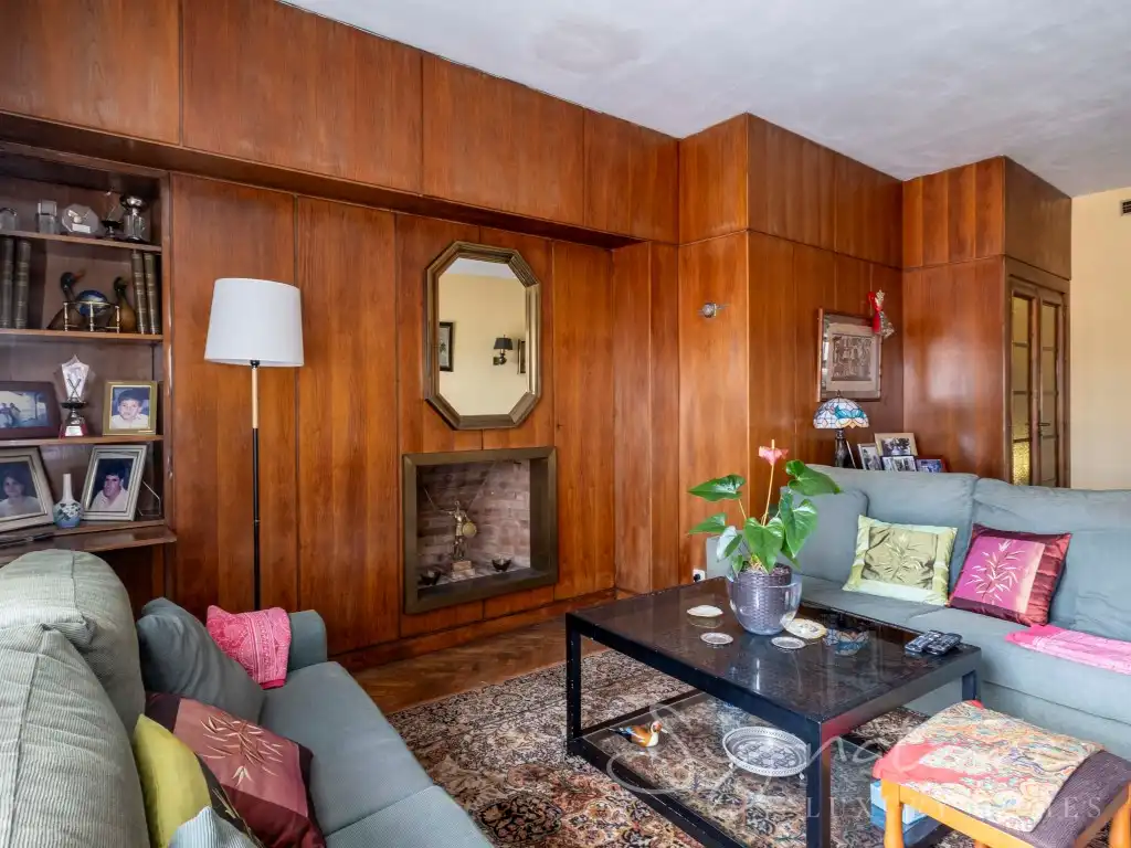 Sala de estar de Edificio en venta en L'Hospitalet de Llobregat