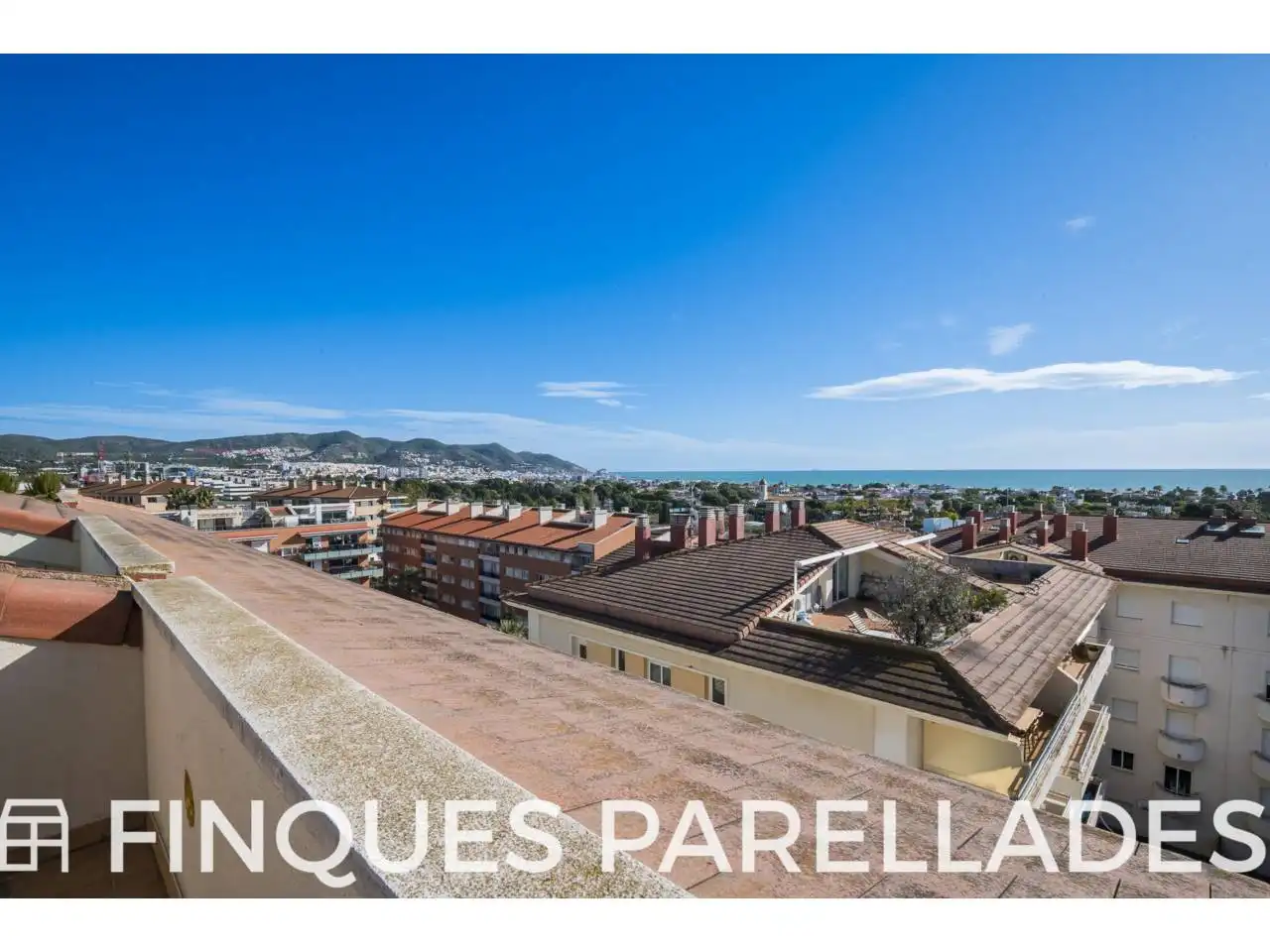Außenansicht von Dachboden zum Verkauf in Sitges mit Heizung, Terrasse und Abstellraum