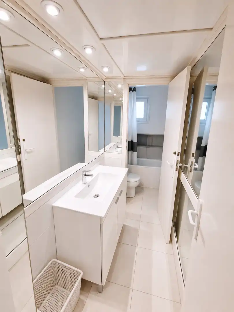 Bany de Apartament en venda en Benicasim / Benicàssim amb Jardí privat, Terrassa i Moblat