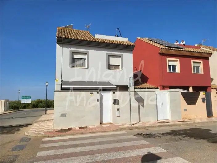 Adossat amb piscina en venda a Fuente de Piedra