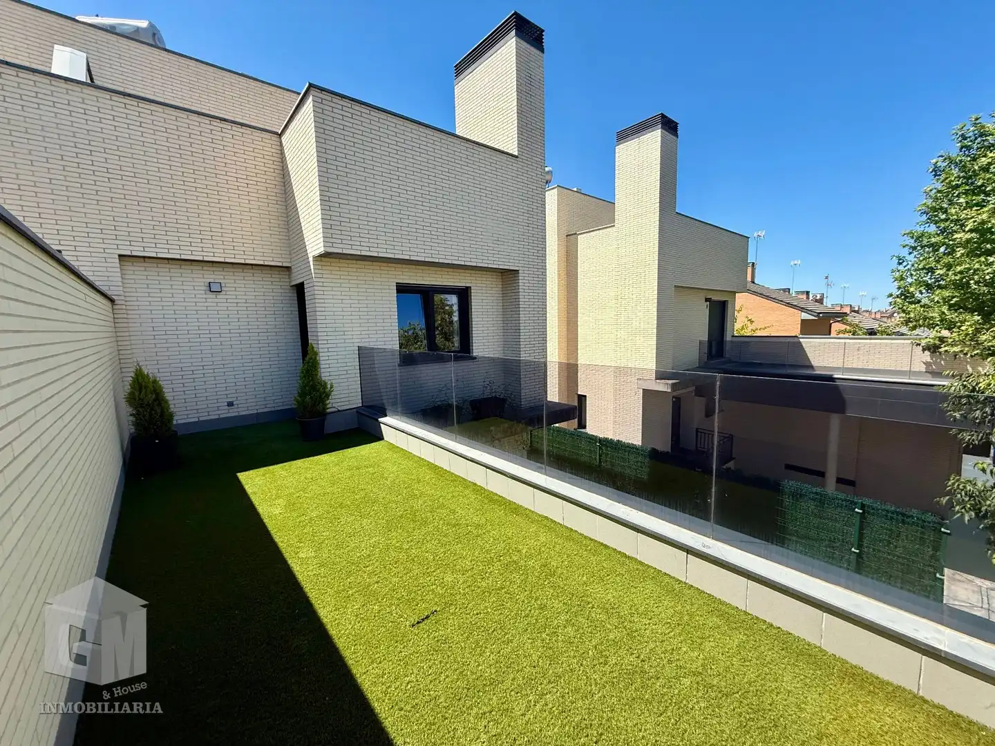 Terrasse von Einfamilien-Reihenhaus zum Verkauf in Arroyomolinos (Madrid) mit Klimaanlage, Heizung und Privatgarten
