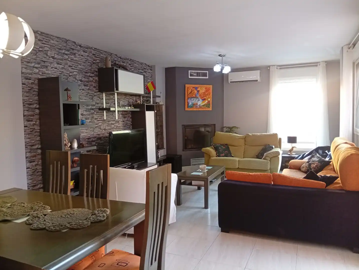 Sala d'estar de Casa adosada en venda en Daganzo de Arriba amb Aire condicionat, Calefacció i Jardí privat