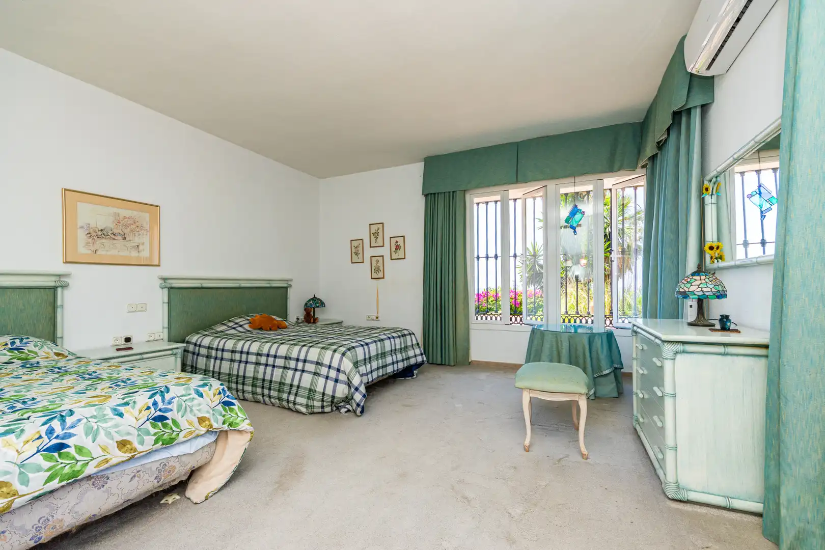 Dormitori de Casa o xalet en venda en Mijas amb Aire condicionat, Jardí privat i Terrassa