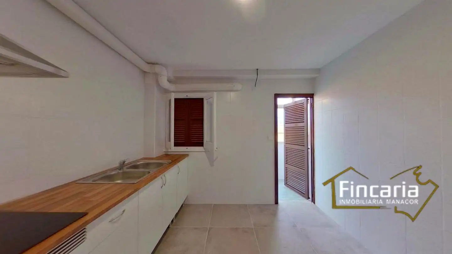 Kitchen of Flat for sale in Manacor  with Balcony