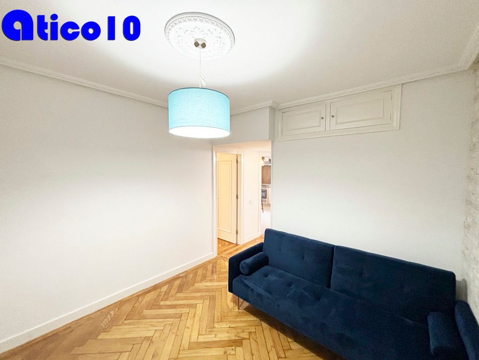 Flat to rent in Calle Matemático Pedrayes, 7, Plaza de América, Centro - Casco Histórico, Oviedo
