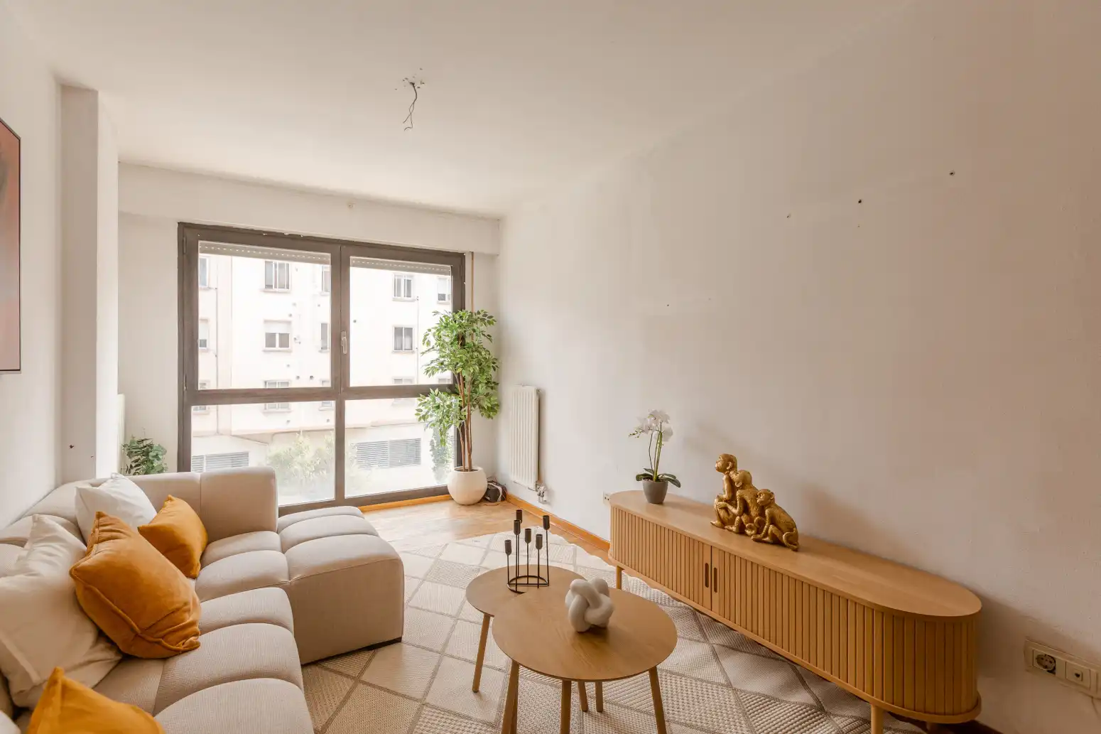 Sala de estar de Piso en venta en  Pamplona / Iruña con Calefacción, Parquet y Trastero