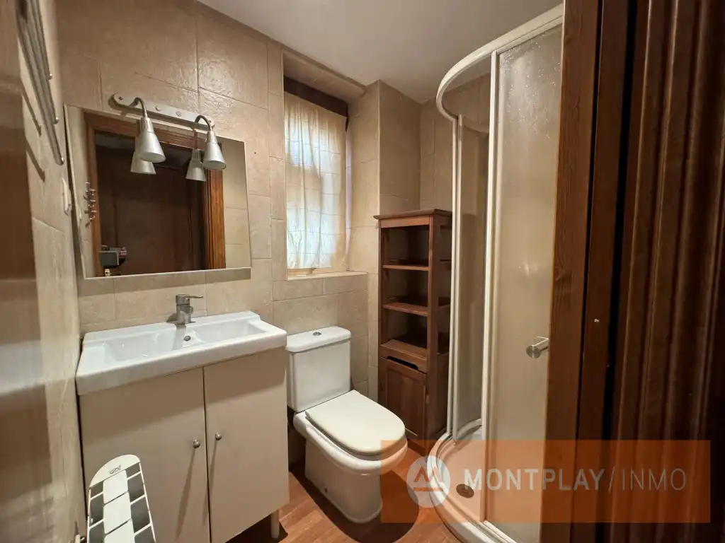 Badezimmer von Erdgeschoss zum Verkauf in Naut Aran