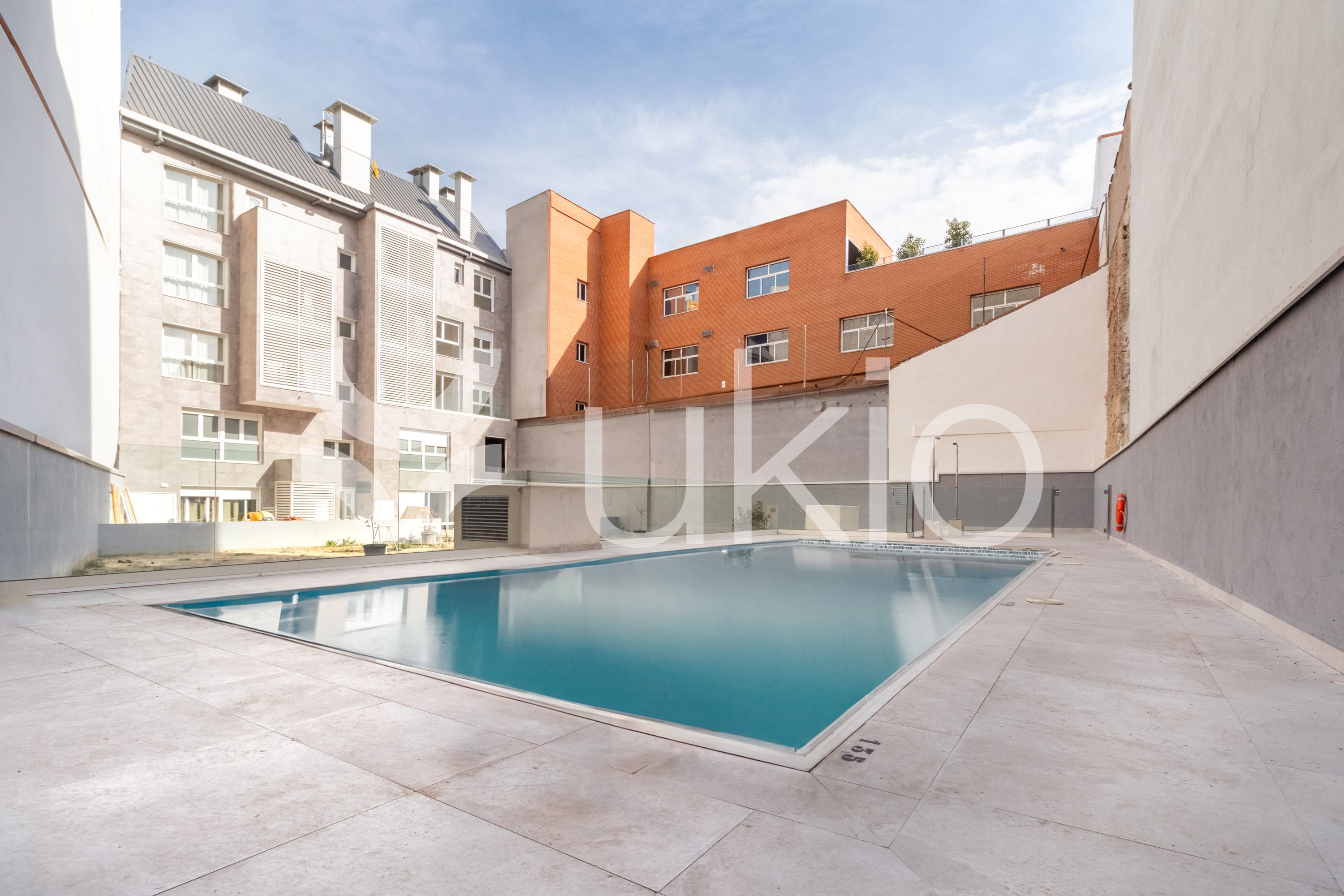 Swimming pool of Apartment to rent in  Madrid Capital  with Air Conditioner, Heating and Storage room