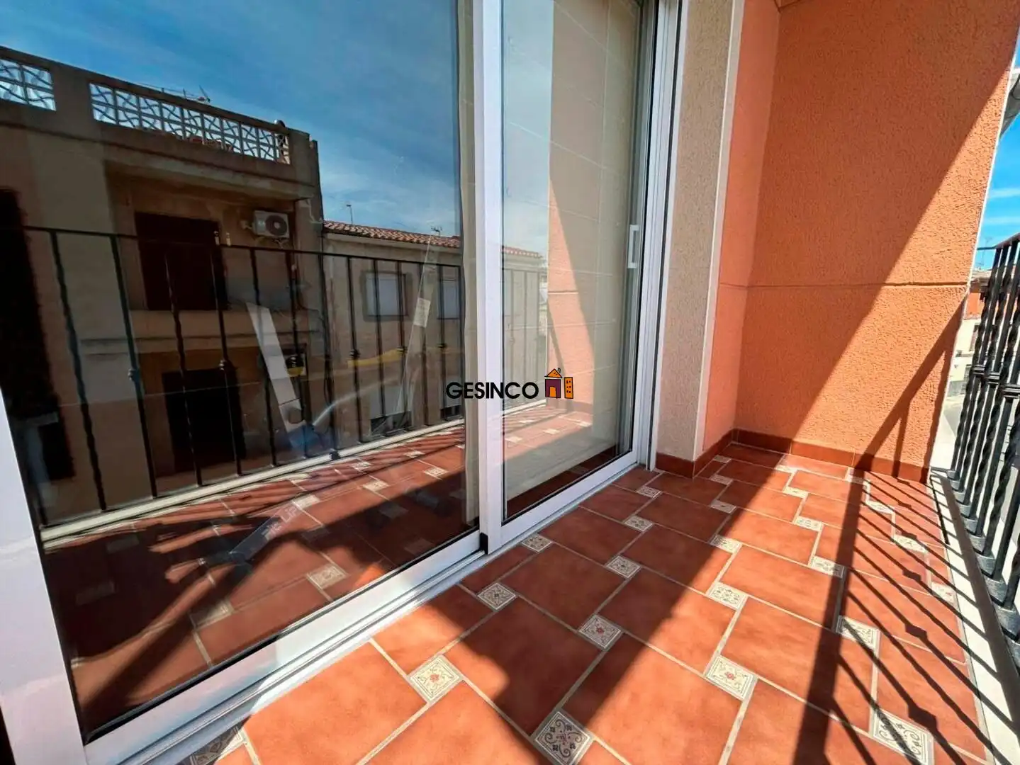 Terrassa de Dúplex en venda en Manuel amb Aire condicionat, Terrassa i Moblat