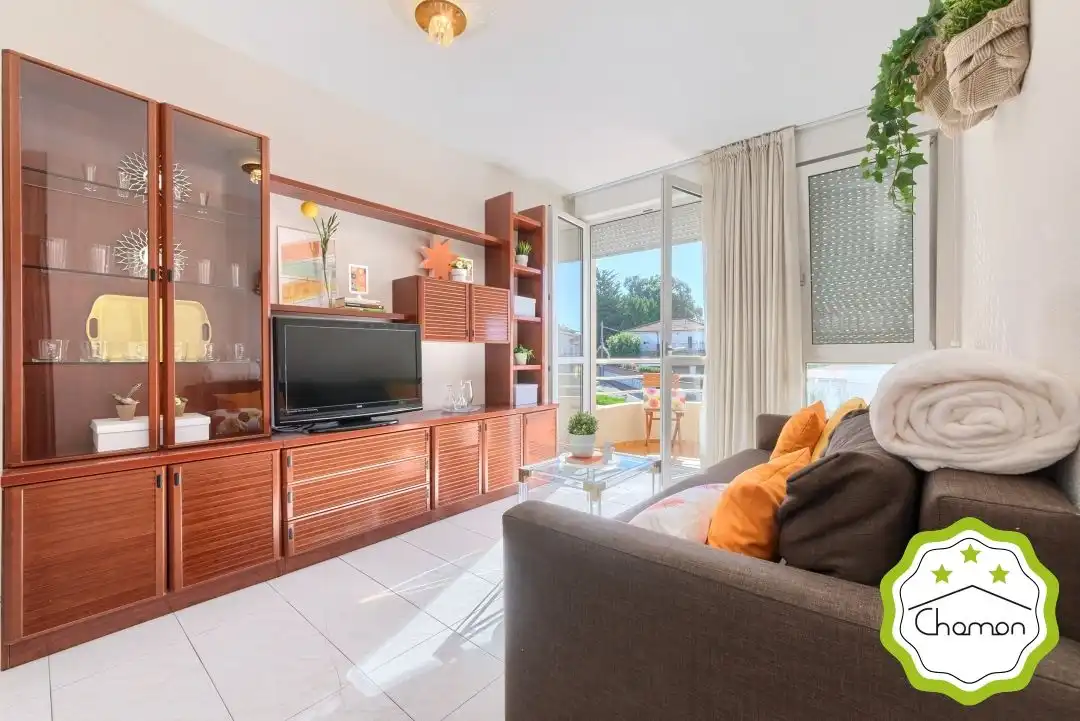 Wohnzimmer von Wohnung zur Miete in Noja mit Heizung, Privatgarten und Terrasse