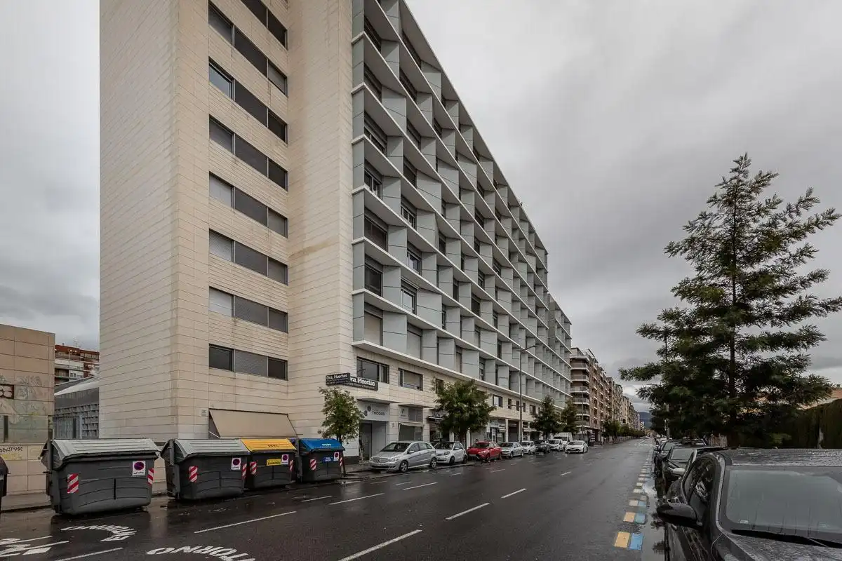 Exterior view of Flat for sale in Granada  with Air Conditioner and Storage room