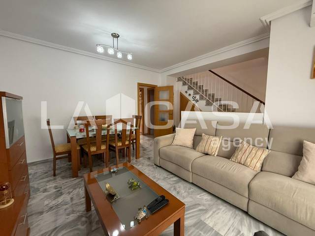 Casa adosada en Venta en Avenida de Europa
