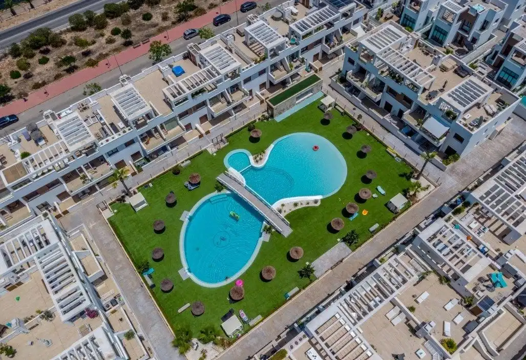 Chalet con piscina en venta en Los Balcones - Los Altos, imagen 32