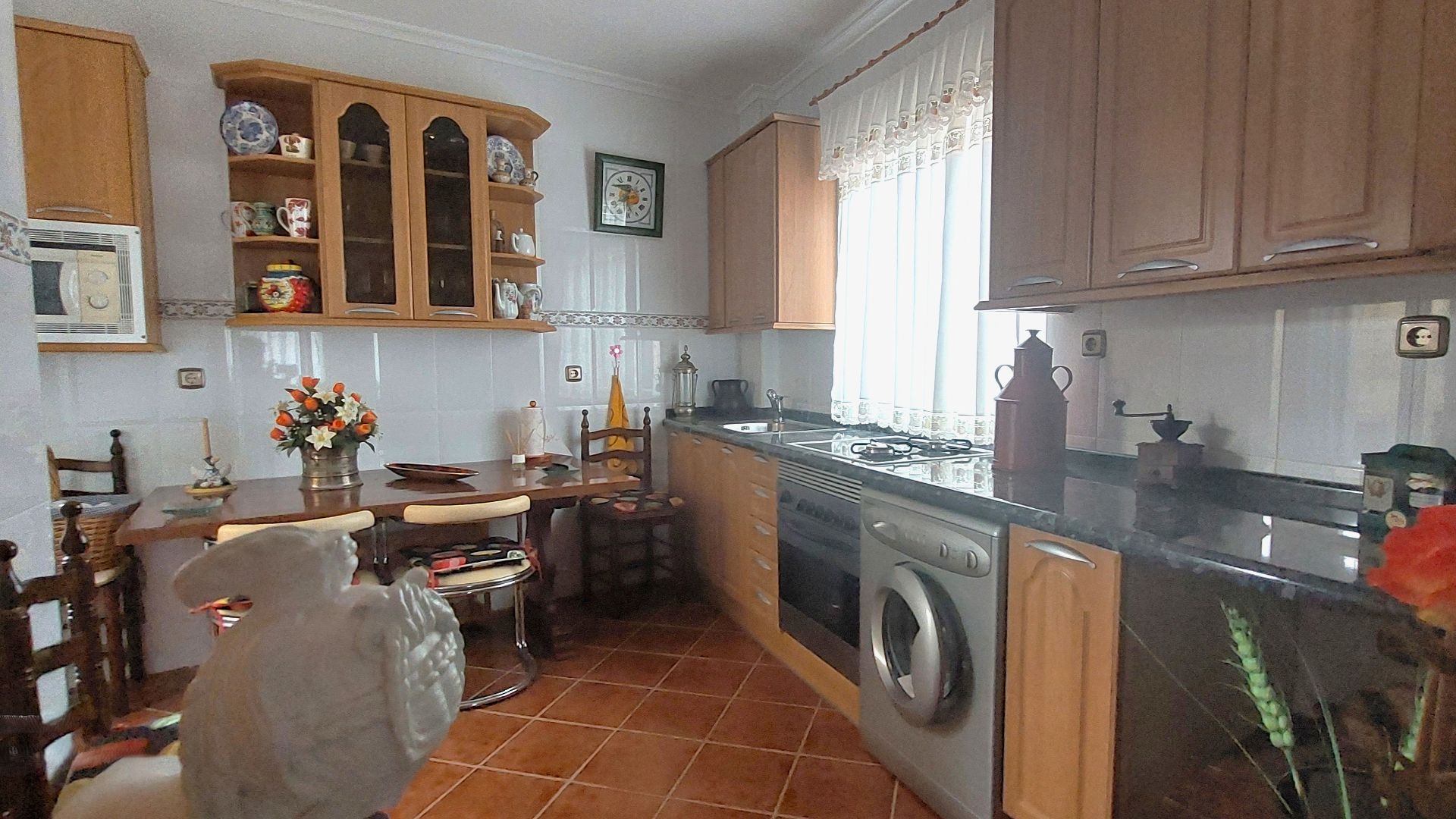 Cuina de Casa adosada en venda en Antigüedad amb Calefacció, Terrassa i Moblat