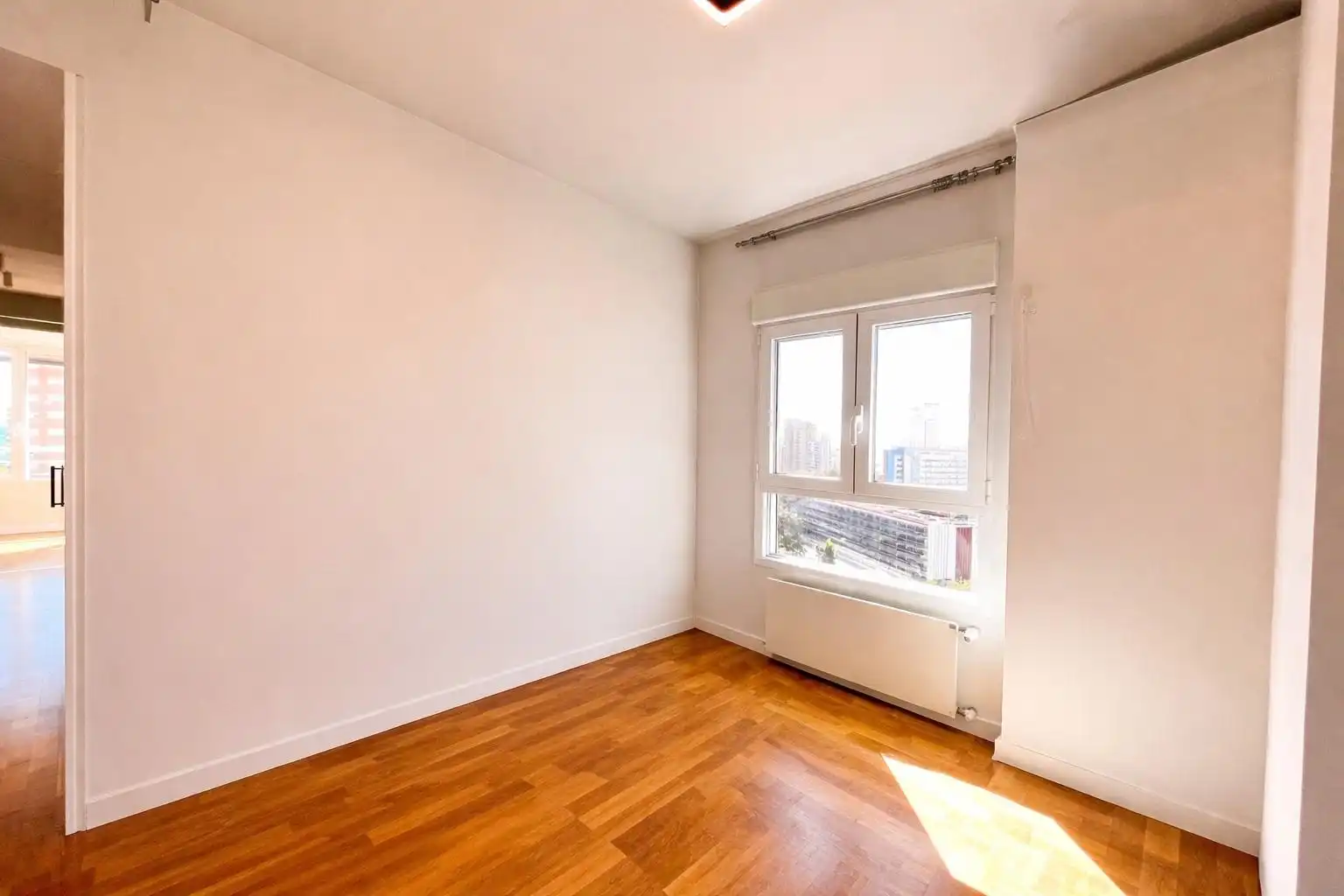 Habitación de Piso de alquiler en Benidorm con Aire acondicionado, Calefacción y Jardín privado
