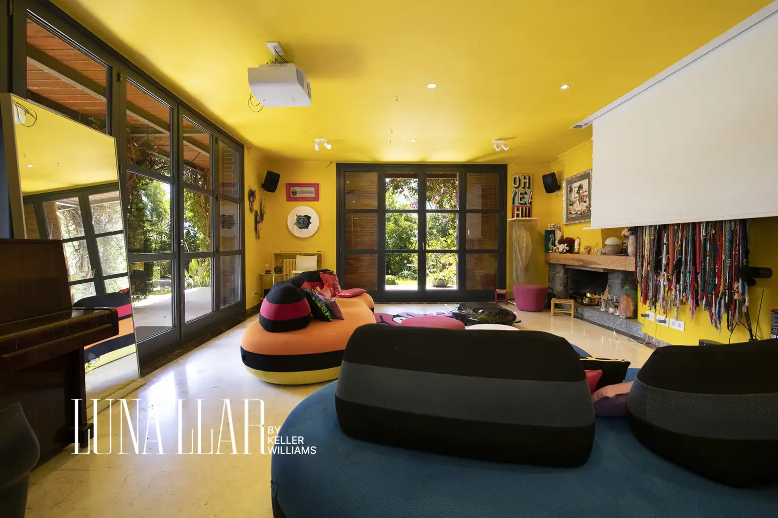 Wohnzimmer von Haus oder Chalet zum Verkauf in Castelldefels mit Terrasse und Schwimmbad