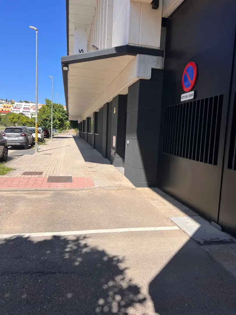Aparcament de Local de lloguer en Camas
