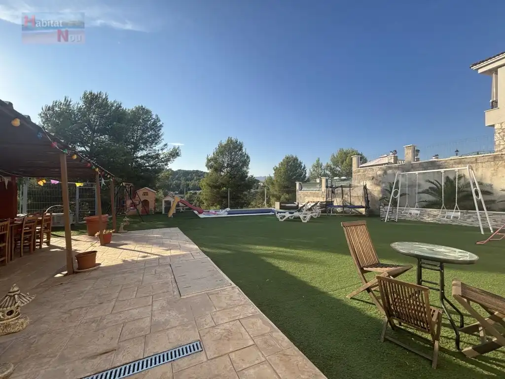 Terrassa de Casa o xalet en venda en La Bisbal del Penedès amb Forn i Rentadora