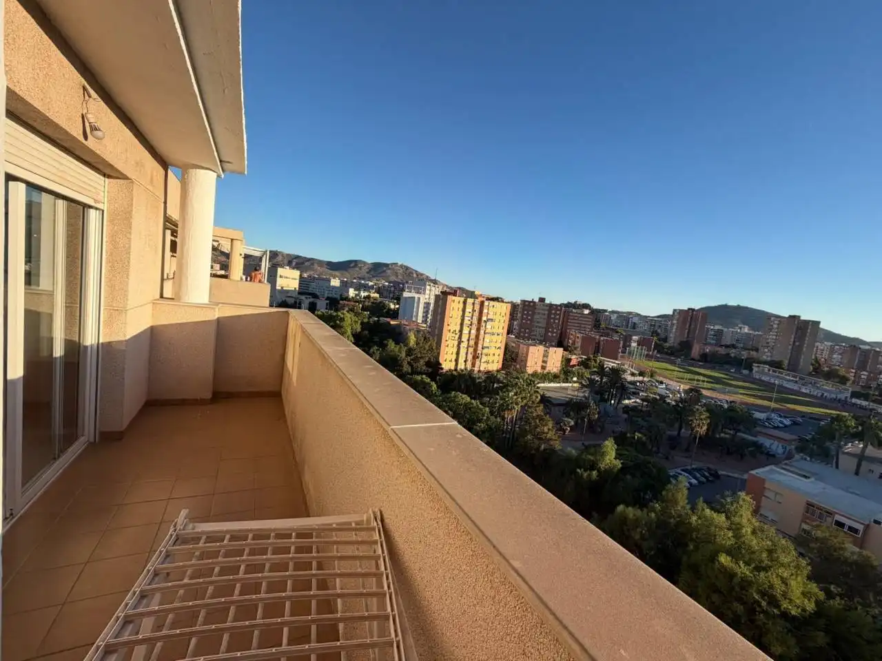 Flat with terrace to rent in Calle Avenida Ronda de La Unión, imagen 4