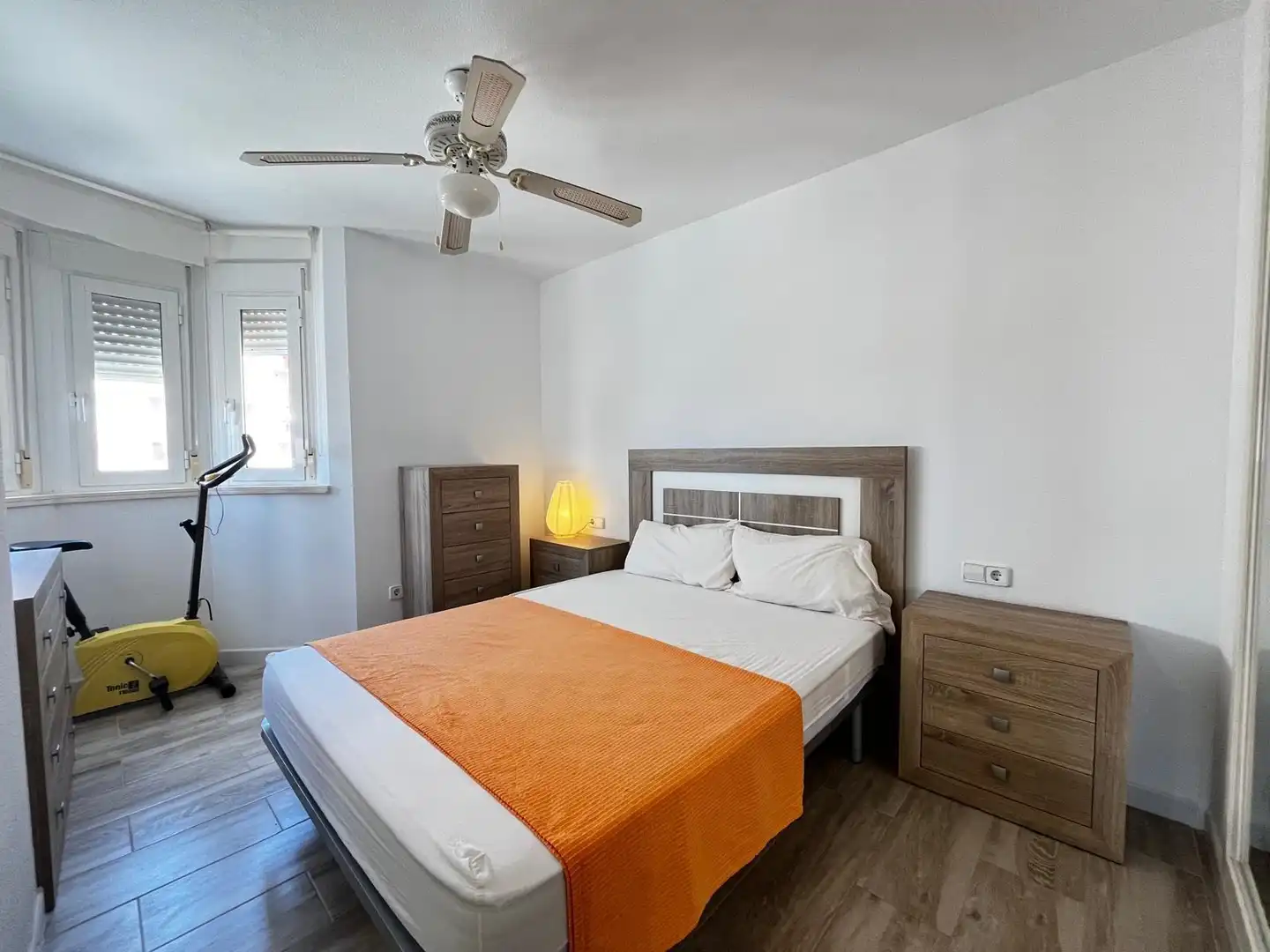 Bedroom of Flat for sale in La Manga del Mar Menor  with Air Conditioner, Private garden and Furnished