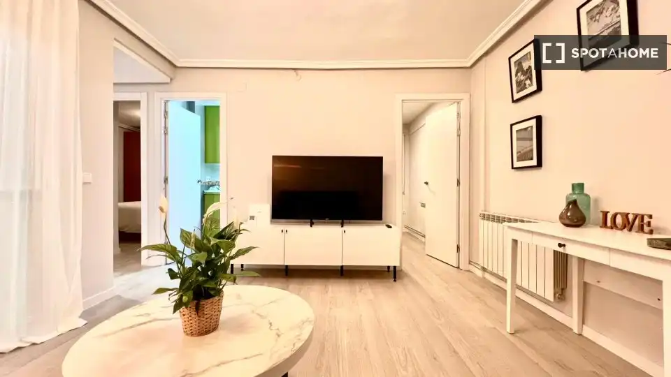 Flat for rent in Ambroz