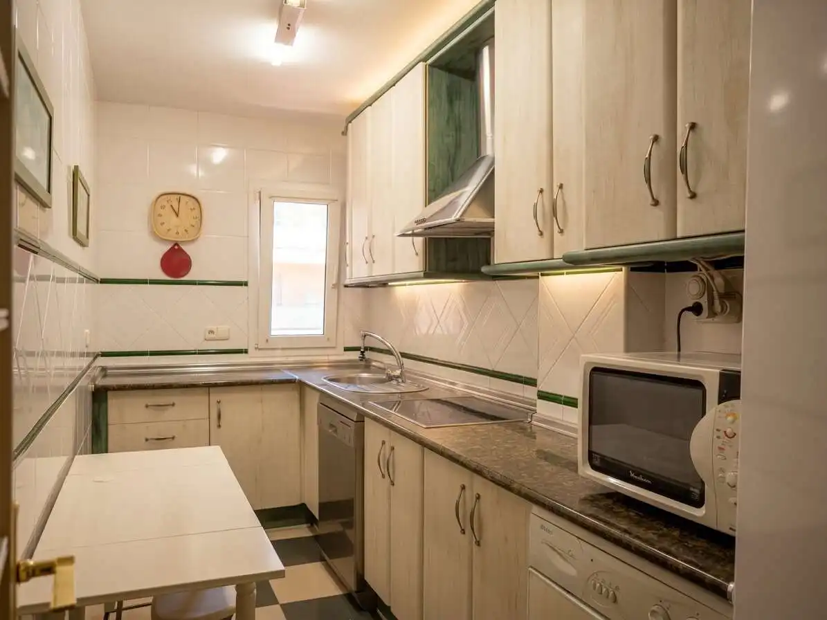 Küche von Wohnung zur Miete in Roquetas de Mar mit Klimaanlage, Terrasse und Möbliert