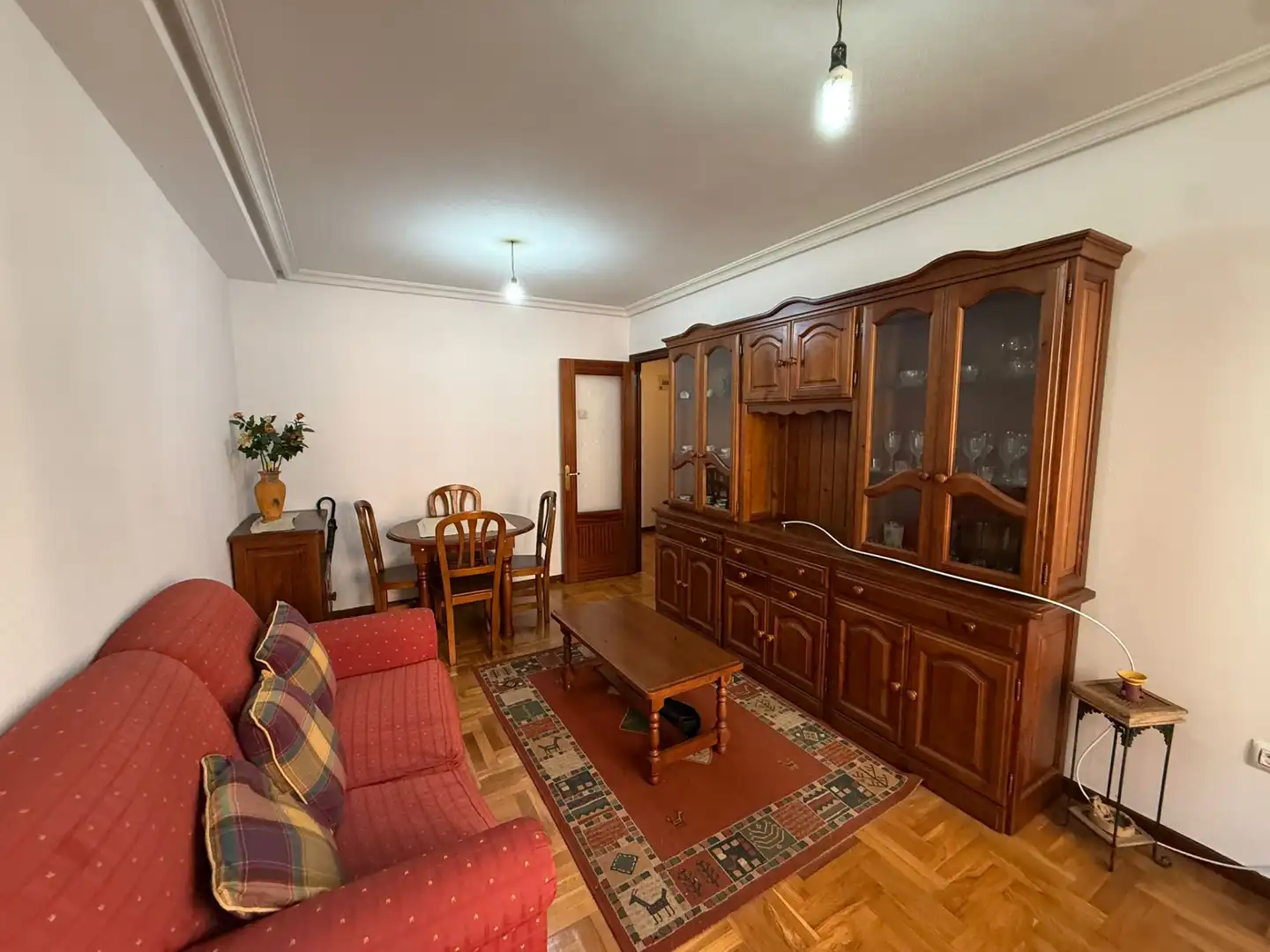 Wohnzimmer von Wohnung zum Verkauf in Oviedo  mit Heizung, Terrasse und Abstellraum
