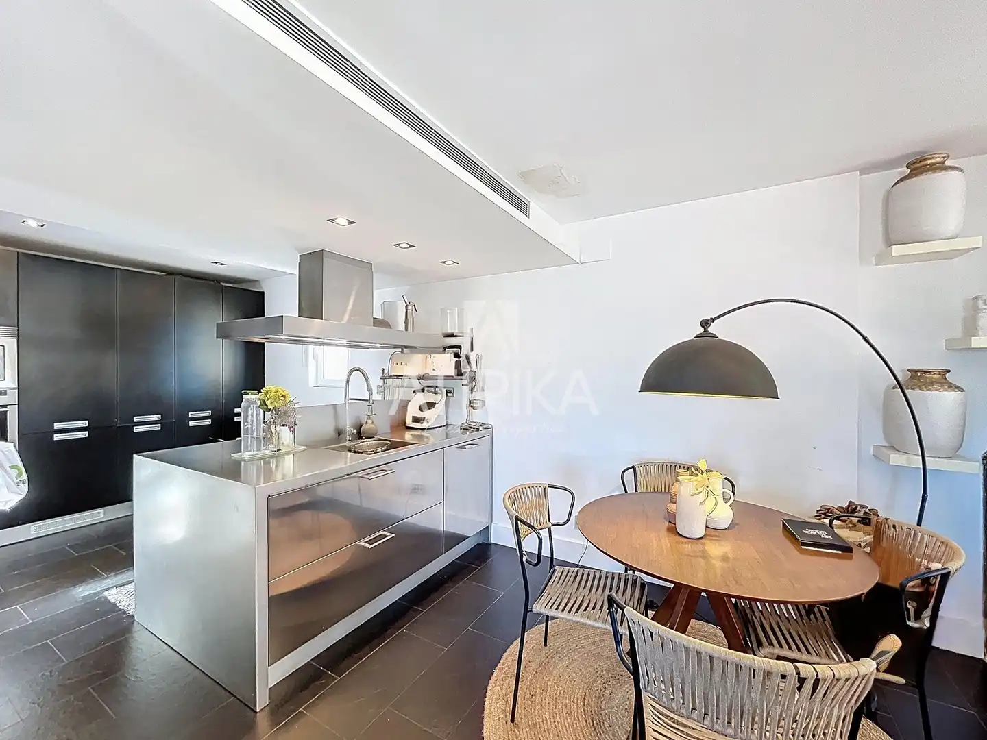 Küche von Maisonette zum Verkauf in Barcelona mit Klimaanlage, Heizung und Terrasse