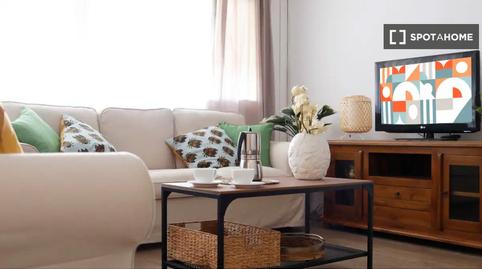 Foto 2 de Apartamento para compartir en El Plantinar – Avda. La Paz - El Juncal, Sevilla