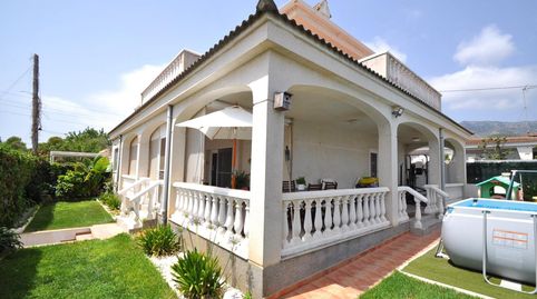 Chalet con piscina y amplio jardín cerca de la Playa de les Delícies, imatge 3