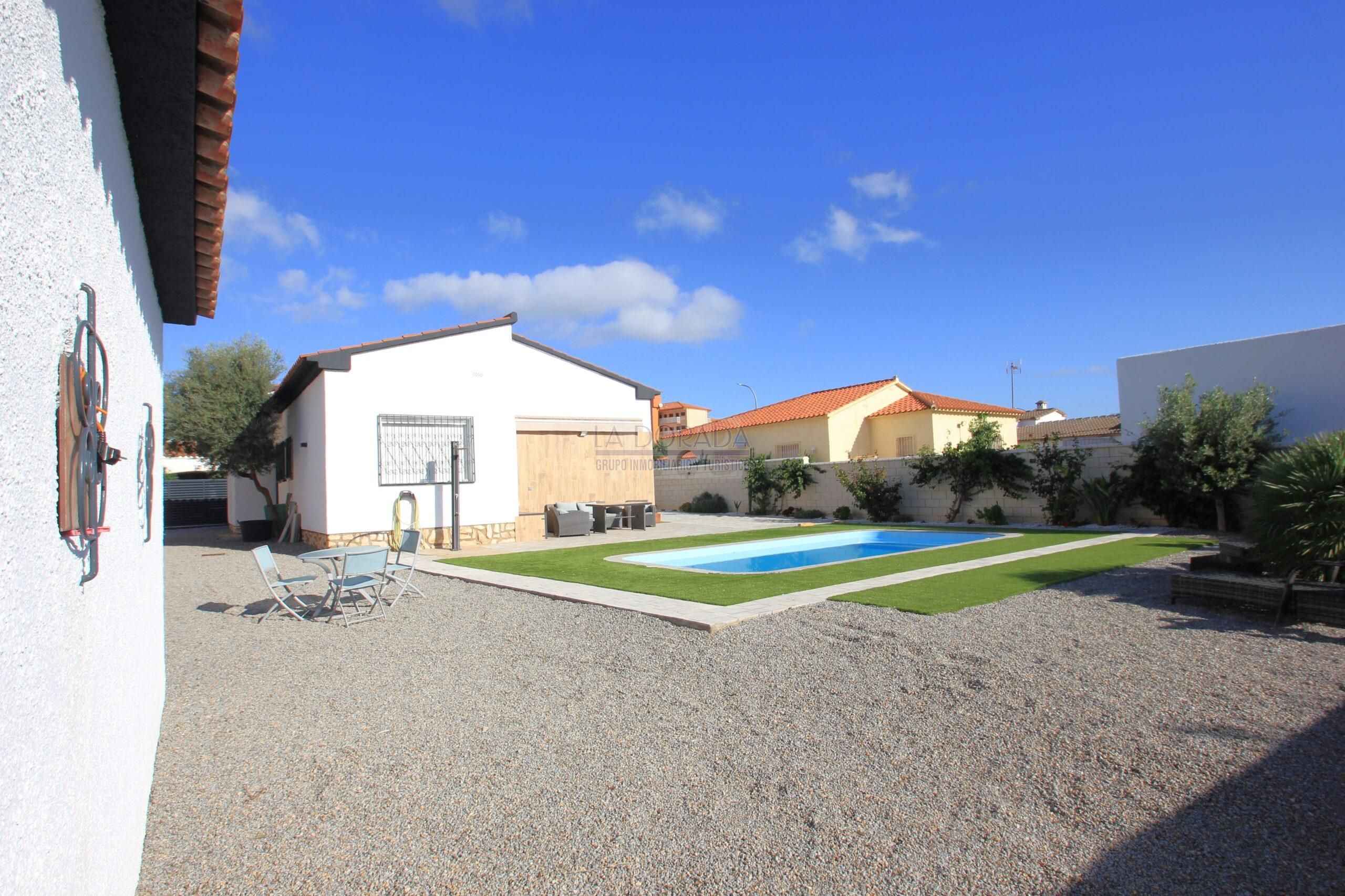 Swimming pool of House or chalet for sale in Mont-roig del Camp  with Air Conditioner, Private garden and Swimming Pool