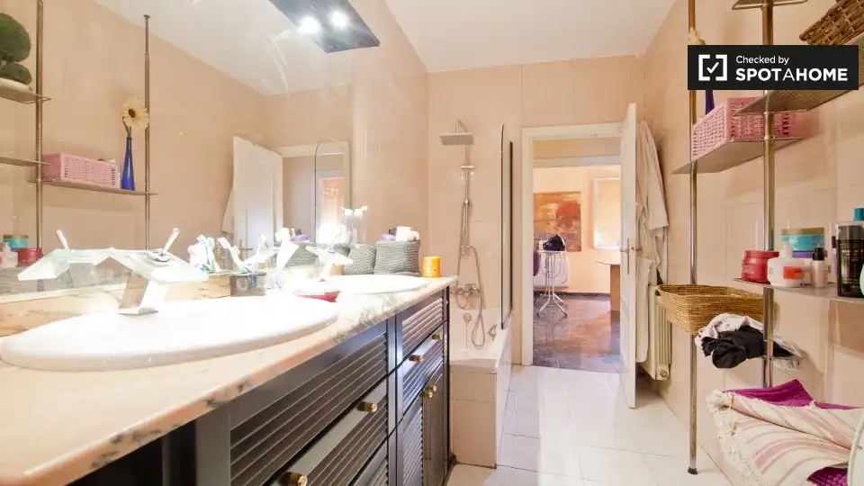 Room in Ventas