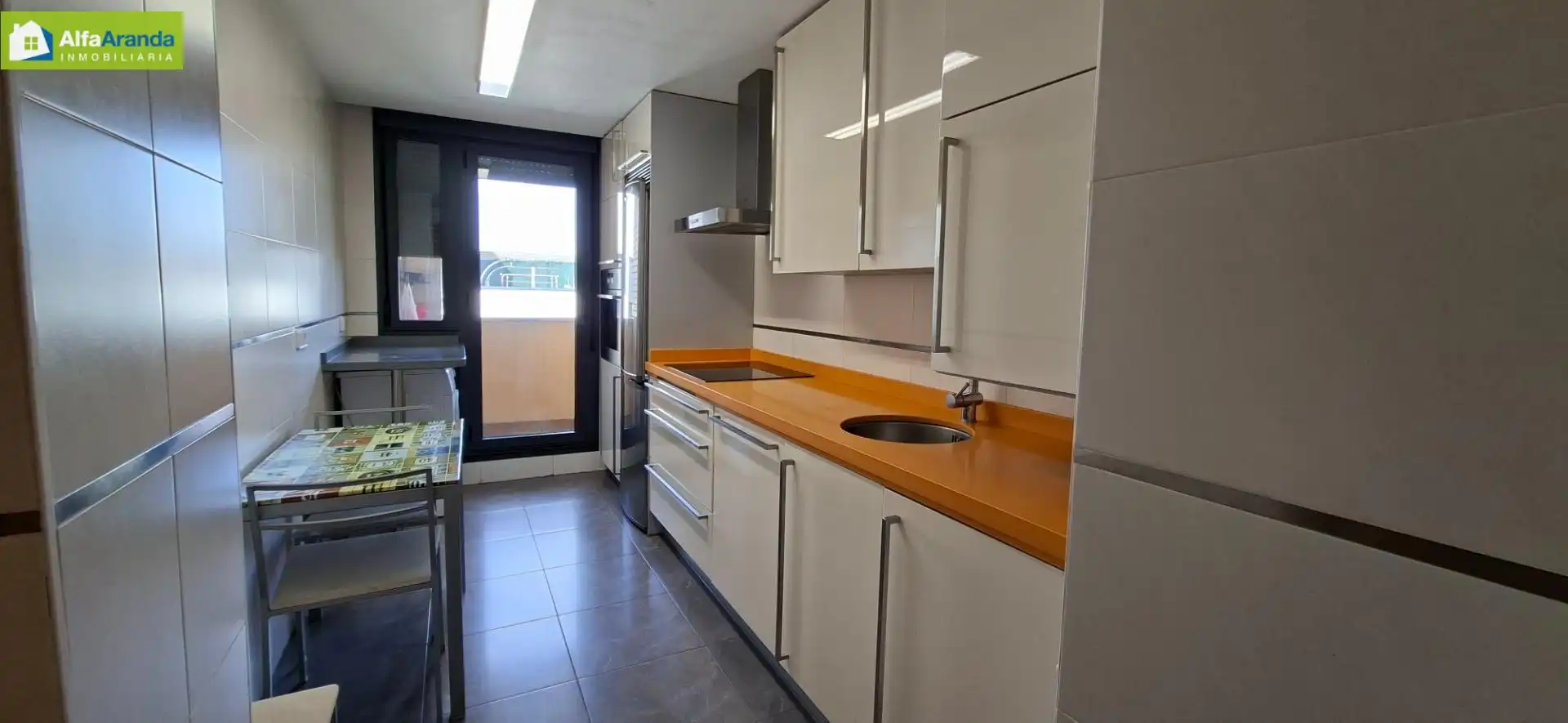 Cocina de Piso en venta en Aranda de Duero con Calefacción, Trastero y Amueblado