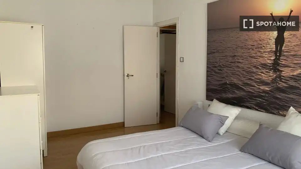 Habitación de Piso de alquiler en Alicante / Alacant con Aire acondicionado, Calefacción y Amueblado