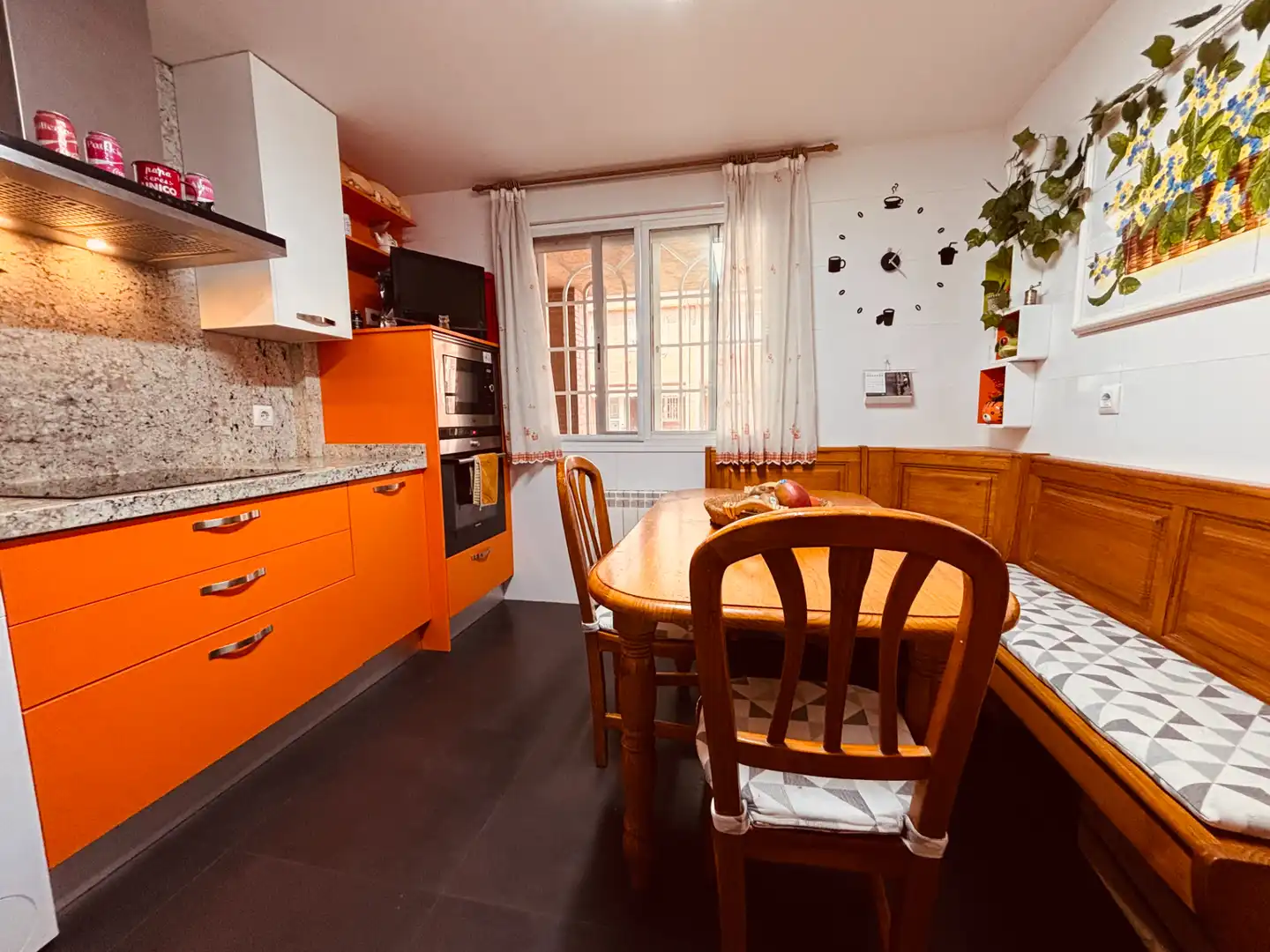 Cocina de Casa adosada en venta en Getafe con Aire acondicionado, Calefacción y Jardín privado