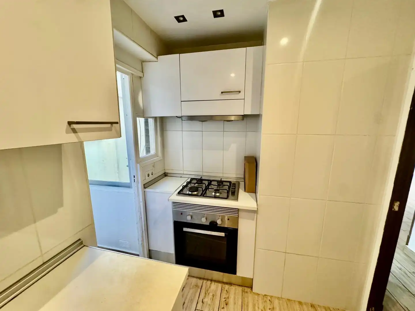 Küche von Wohnung zum Verkauf in  Palma de Mallorca mit Klimaanlage, Fernseher und Balkon