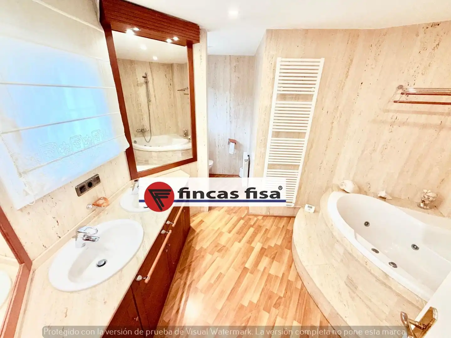 Bany de Casa o xalet en venda en Premià de Dalt amb Aire condicionat, Calefacció i Jardí privat