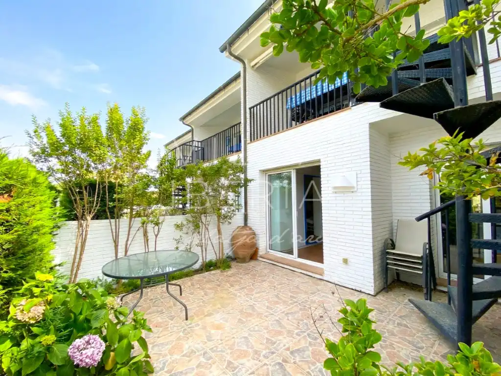 Garten von Einfamilien-Reihenhaus zum Verkauf in Castell d'Aro, Platja d'Aro i s'Agaró mit Gemeinschaftspool